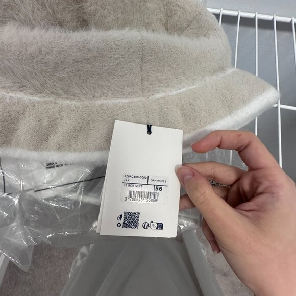 Jacquemus Le bob Neve faux fur bucket hat